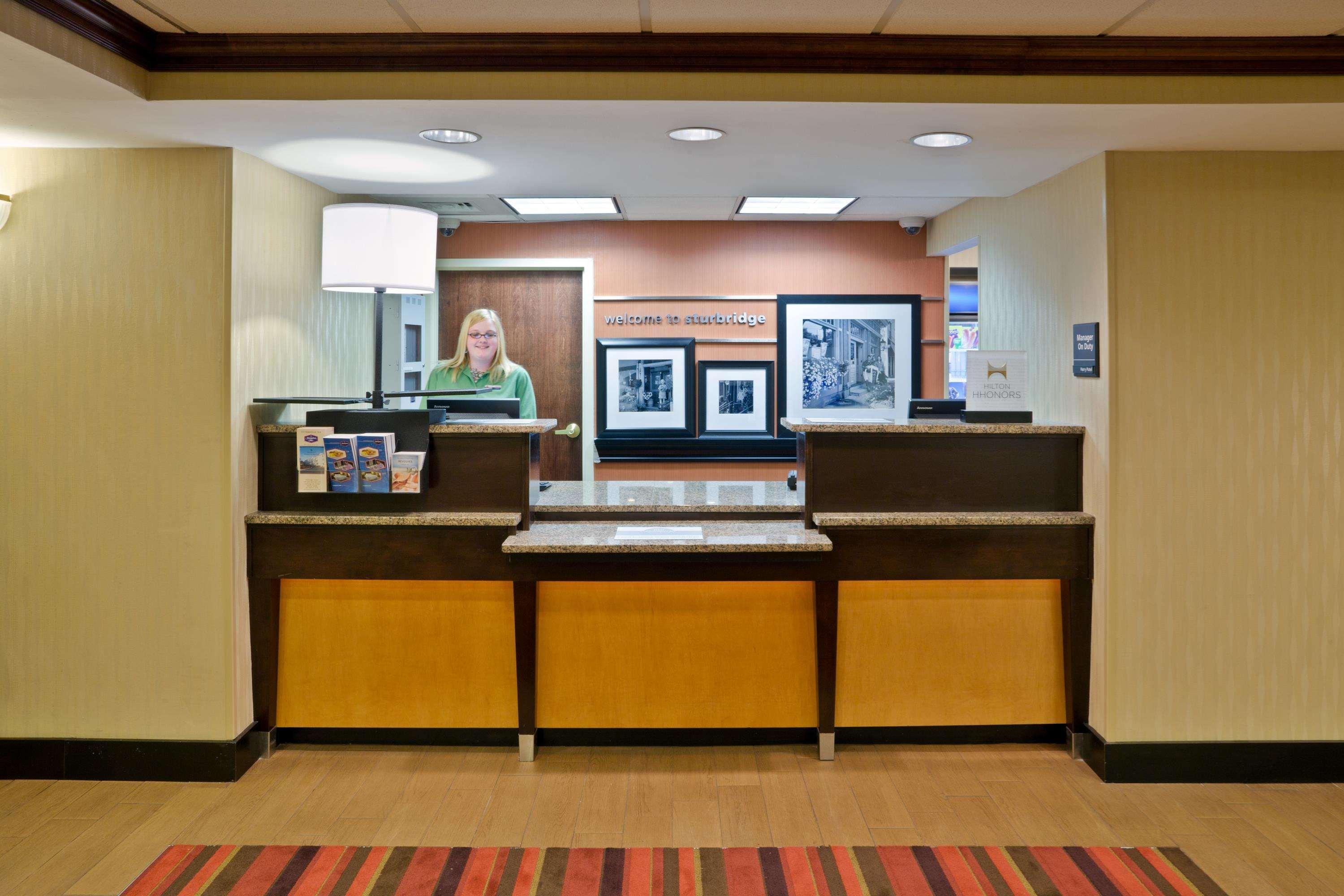 Hampton Inn Sturbridge Exteriör bild